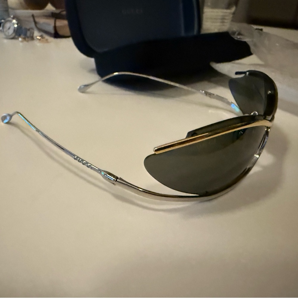 Gucci Silver and Black Aviator Sunglasses